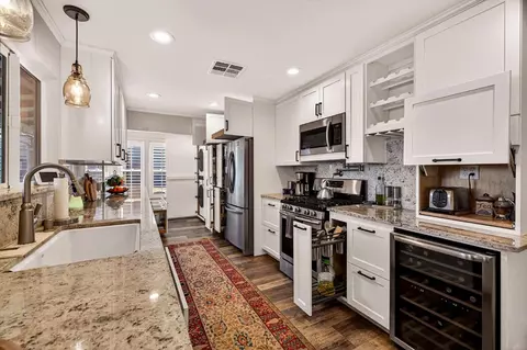 Kitchen - 201 Cavalier Dr, Tehama, CA 96090 photo 2 of 9