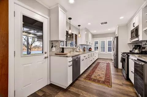 Kitchen - 201 Cavalier Dr, Tehama, CA 96090 photo 7 of 9