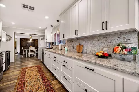 Kitchen - 201 Cavalier Dr, Tehama, CA 96090 photo 5 of 9