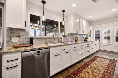 Kitchen - 201 Cavalier Dr, Tehama, CA 96090 photo 8 of 9