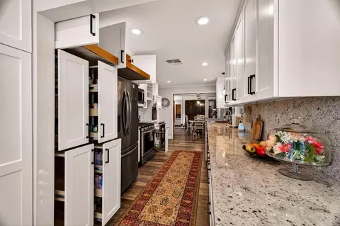 Kitchen - 201 Cavalier Dr, Tehama, CA 96090 photo 4 of 9