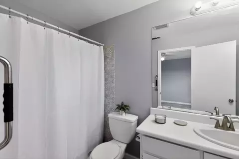 Bath - 1829 8th Ave, Olivehurst, CA 95961 photo 1 of 3