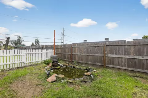Exterior - 1829 8th Ave, Olivehurst, CA 95961 photo 5 of 6