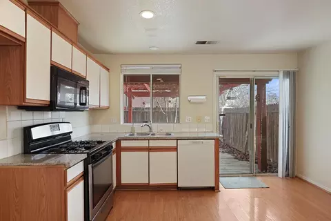 Kitchen - 864 Bogetti Ln, Tracy, CA 95376 photo 1 of 5