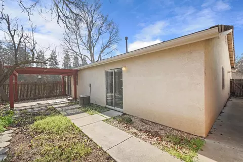 Exterior - 864 Bogetti Ln, Tracy, CA 95376 photo 10 of 11