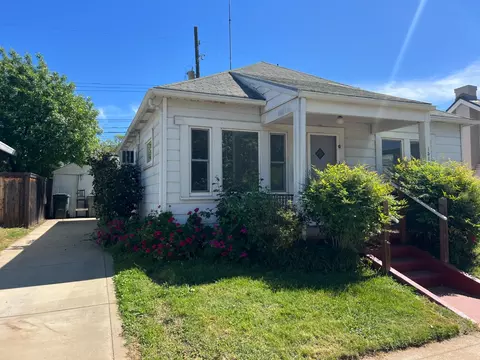 1519 32nd St, Sacramento, CA 95816