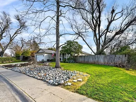 Exterior - 4952 Oleander Dr, Carmichael, CA 95608 photo 3 of 15