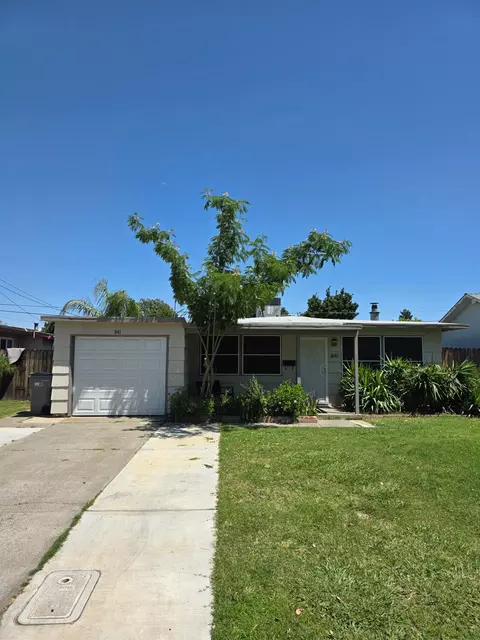 841 Fairway Dr, West Sacramento, CA 95605