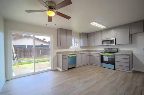 Kitchen - 744 Wentworth Ave, Manteca, CA 95336 photo 1 of 2