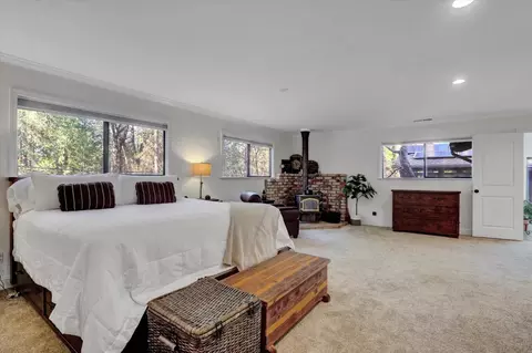 Bedroom - 13757 Seven Cedars Dr, Grass Valley, CA 95945 photo 1 of 6