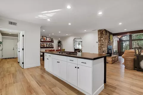 Kitchen - 13757 Seven Cedars Dr, Grass Valley, CA 95945 photo 4 of 5