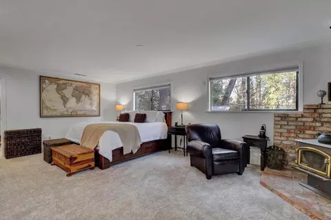 Bedroom - 13757 Seven Cedars Dr, Grass Valley, CA 95945 photo 2 of 6