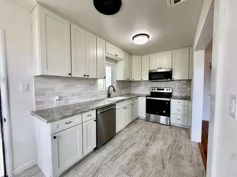 944 W 22nd St, Merced, CA 95340 photo 5
