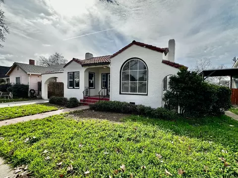 944 W 22nd St, Merced, CA 95340 photo 2