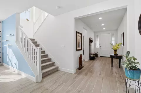 Entry Way - 2532 Azalea Ave, Tracy, CA 95376 photo 3 of 8