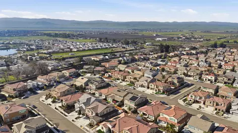 View/Area - 2532 Azalea Ave, Tracy, CA 95376 photo 6 of 16