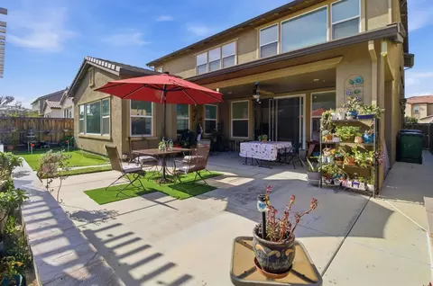 Exterior - 2532 Azalea Ave, Tracy, CA 95376 photo 5 of 10