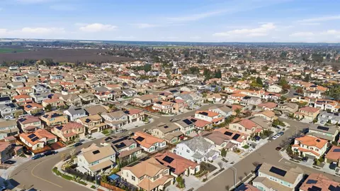 View/Area - 2532 Azalea Ave, Tracy, CA 95376 photo 4 of 16