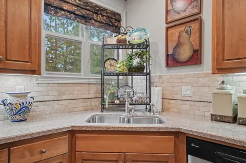 Kitchen - 1380 Knolls Dr, Copperopolis, CA 95228 photo 5 of 10