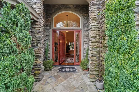 Entry Way - 1380 Knolls Dr, Copperopolis, CA 95228 photo 2 of 5