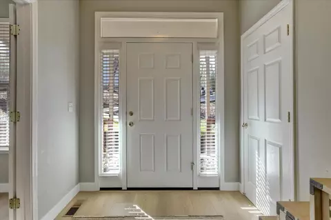 Entry Way - 13727 Alpha Ct, Grass Valley, CA 95949 photo 1 of 3
