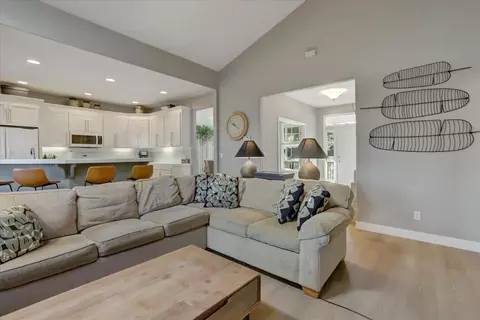 Living - 13727 Alpha Ct, Grass Valley, CA 95949 photo 2 of 4