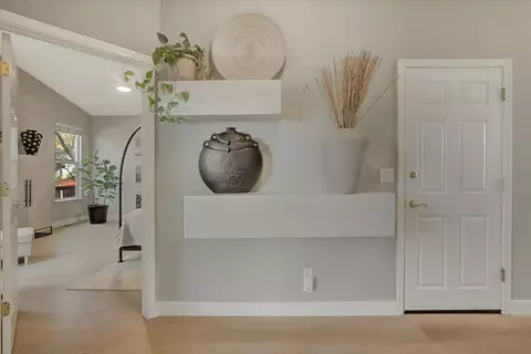 Entry Way - 13727 Alpha Ct, Grass Valley, CA 95949 photo 3 of 3