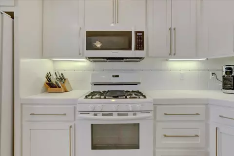 Kitchen - 13727 Alpha Ct, Grass Valley, CA 95949 photo 5 of 6