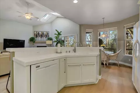 Kitchen - 13727 Alpha Ct, Grass Valley, CA 95949 photo 3 of 6