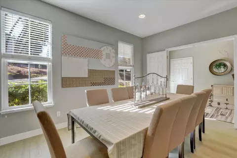 Dining - 13727 Alpha Ct, Grass Valley, CA 95949 photo 5 of 6