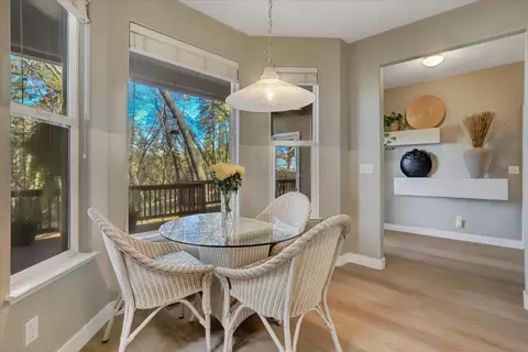 Dining - 13727 Alpha Ct, Grass Valley, CA 95949 photo 2 of 6