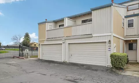 1353 Hood Rd, Sacramento, CA 95825