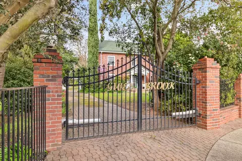 3200 Becerra Way, Sacramento, CA 95821