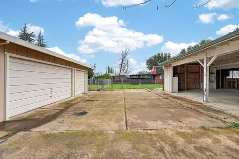Exterior - 9481 Oak Ave, Orangevale, CA 95662 photo 14 of 28