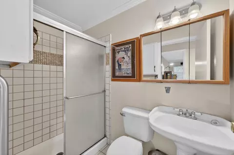 Bath - 9481 Oak Ave, Orangevale, CA 95662 photo 4 of 5