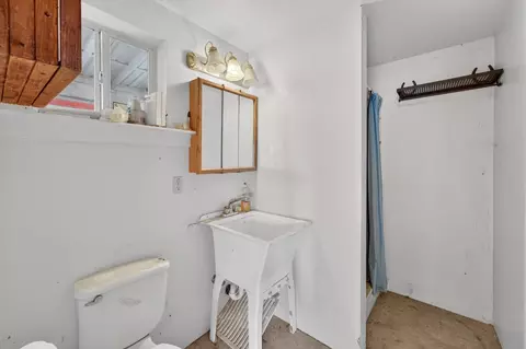 Bath - 9481 Oak Ave, Orangevale, CA 95662 photo 5 of 5