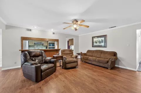 Living - 9481 Oak Ave, Orangevale, CA 95662 photo 3 of 4