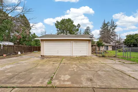 Exterior - 9481 Oak Ave, Orangevale, CA 95662 photo 11 of 28