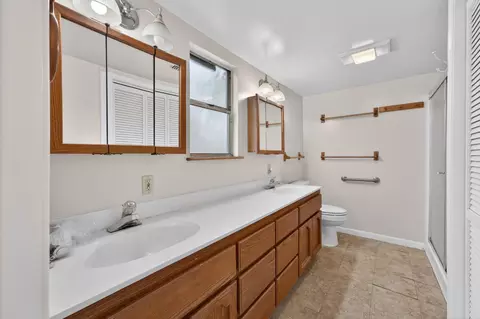 Bath - 9481 Oak Ave, Orangevale, CA 95662 photo 1 of 5