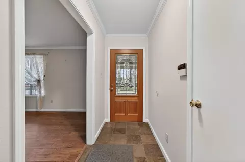 Entry Way - 9481 Oak Ave, Orangevale, CA 95662 photo 1 of 2