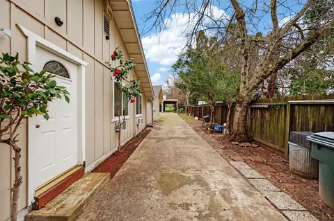 Exterior - 9481 Oak Ave, Orangevale, CA 95662 photo 10 of 28