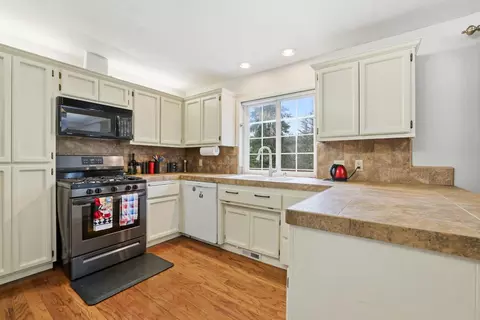 Kitchen - 11002 Ball Rd, Grass Valley, CA 95949 photo 2 of 4