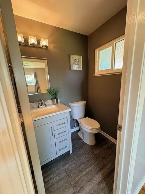 Bath - 1908 Debonaire Ct, Modesto, CA 95350 photo 1 of 4