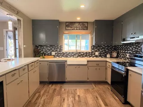 Kitchen - 1908 Debonaire Ct, Modesto, CA 95350 photo 4 of 5
