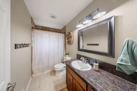 Bath - 3608 Marsala Way, Modesto, CA 95356 photo 1 of 2