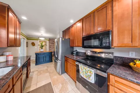 Kitchen - 3608 Marsala Way, Modesto, CA 95356 photo 2 of 2