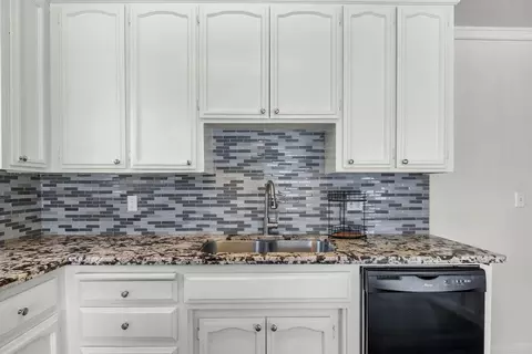 1521 Dezzani Ln, Modesto, CA 95358 photo 11