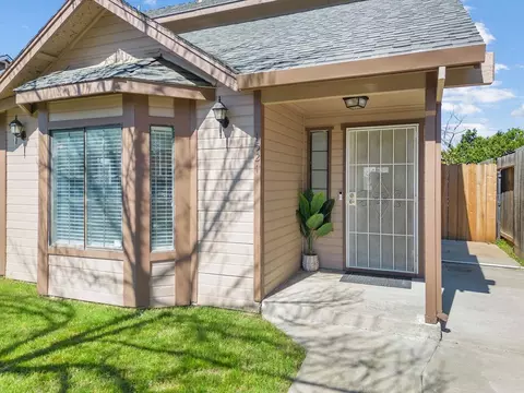 1521 Dezzani Ln, Modesto, CA 95358 photo 4