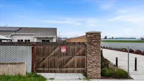 Exterior - 1496 Crimson, Manteca, CA 95336 photo 14 of 14