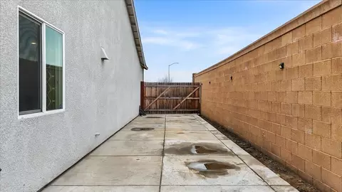 Exterior - 1496 Crimson, Manteca, CA 95336 photo 10 of 14